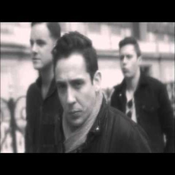 Mona - Listen To Your Love